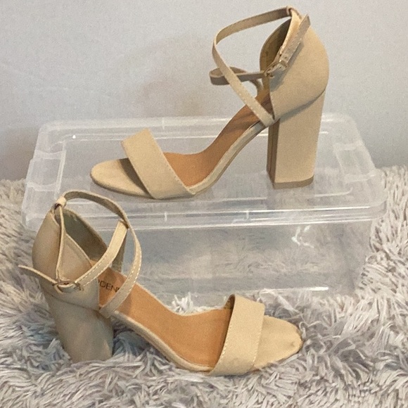 Arlene ankle strap beige heeled sandals size 7 - Picture 2 of 5